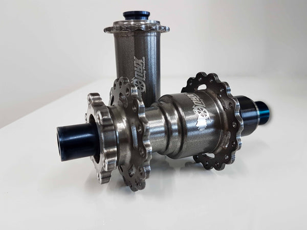 パーツ ONYX / vesper road hub front (silver) ONYX RACING PRODUCTS* vesper road hub front (silver) - BLUE